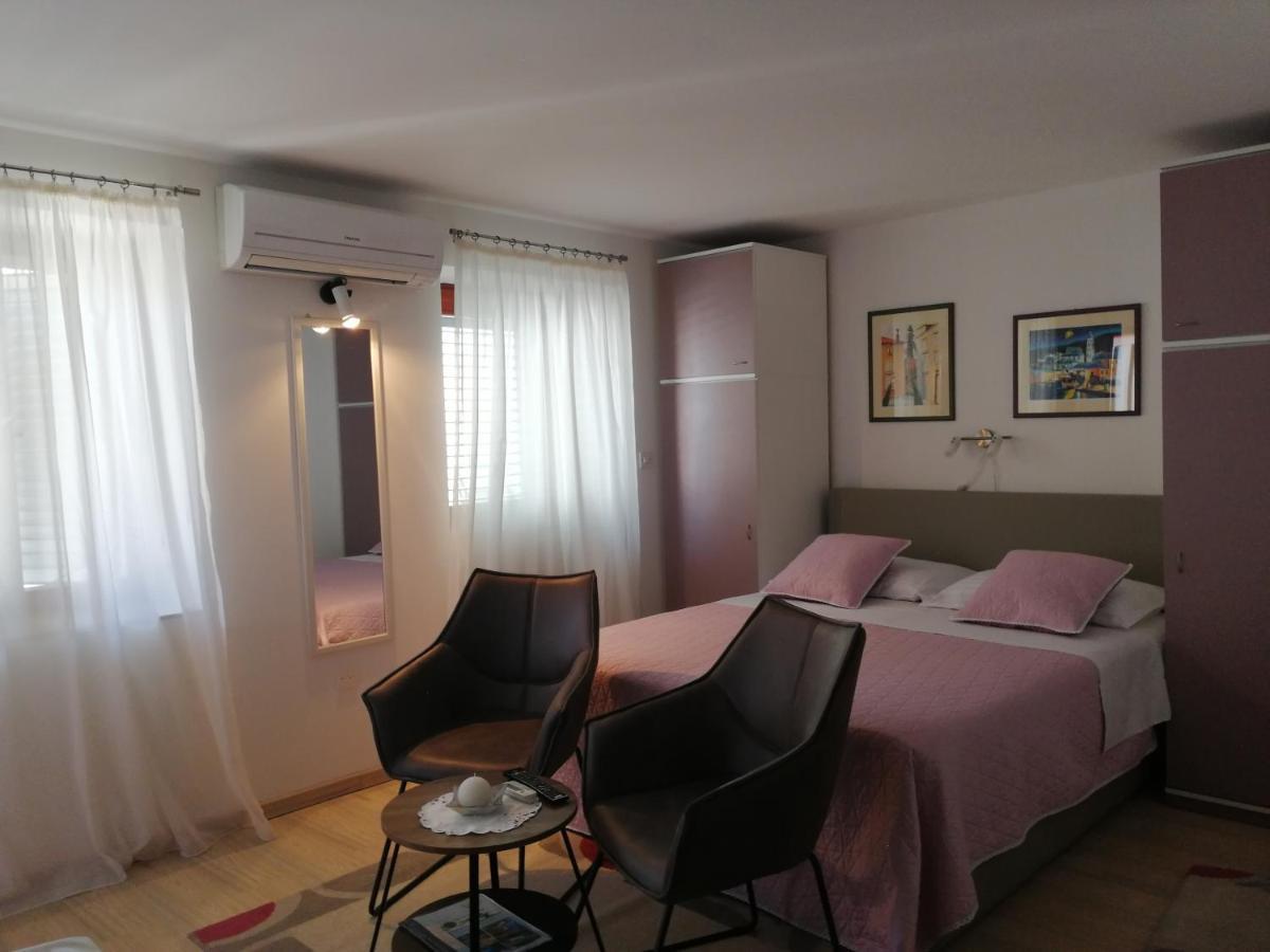 Studio Apartments Kuljis Vis Exterior photo