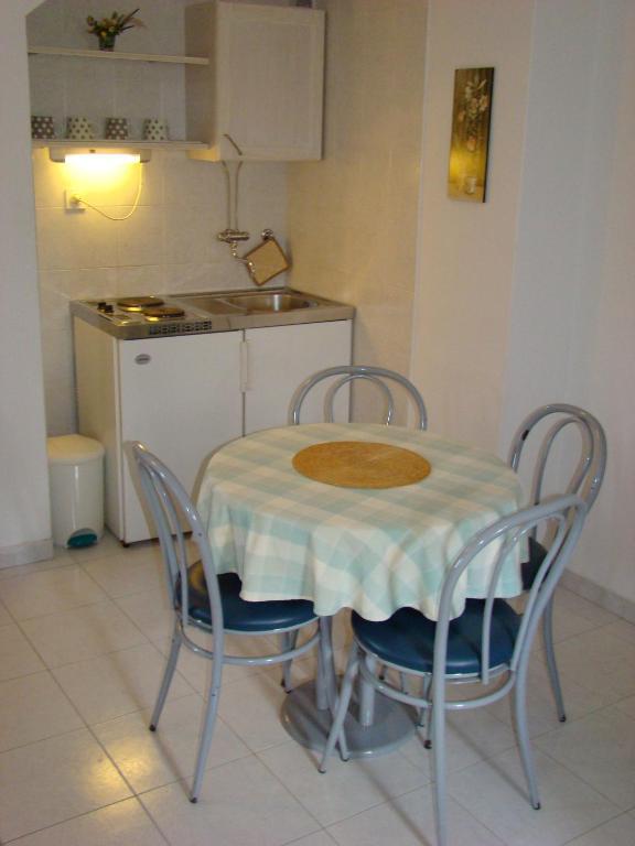 Studio Apartments Kuljis Vis Room photo